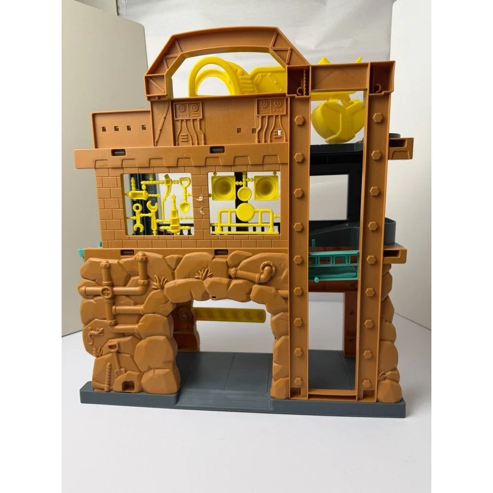 Kid Connection Mega Construction Site Play set with Crane Works Good condition